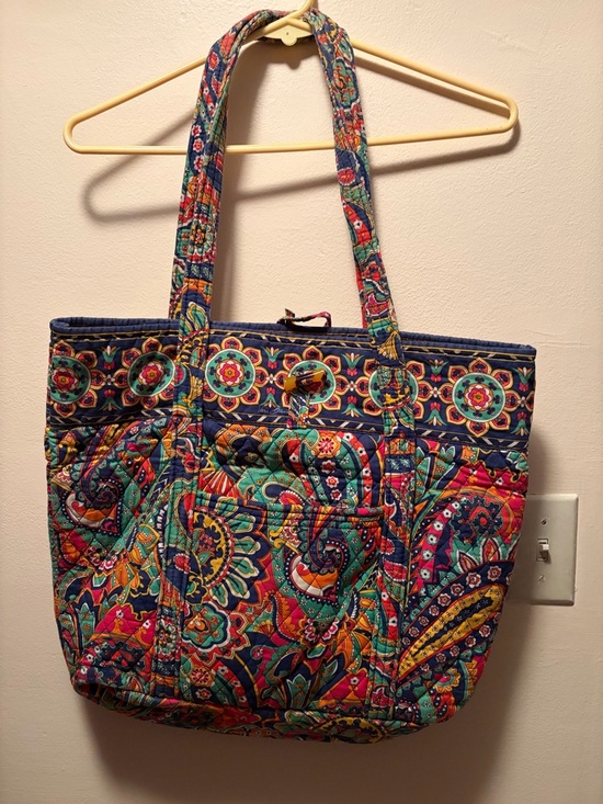 Vera Bradley Large Tote - Picture 4 of 9